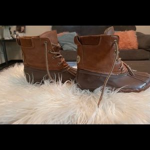 Duck Boots size 1 in Kids Youth. Like New.